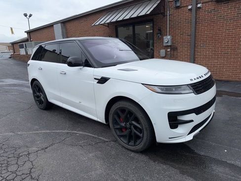 Used 2023 Land Rover Range Rover Sport SE Dynamic AWD/4WD image 2