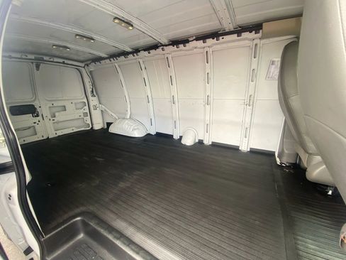 Used 2023 GMC Savana 2500 Extended w/ Driver Convenience Package image 15