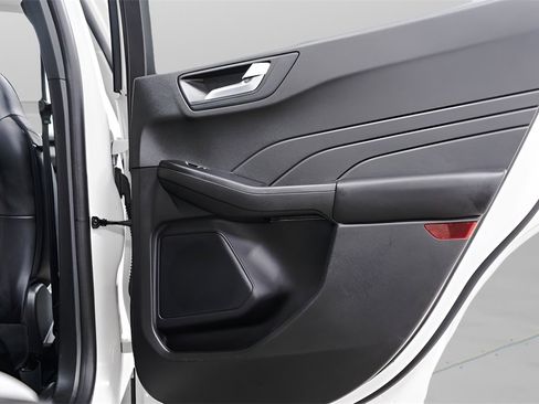 Used 2024 Ford Escape Platinum image 35