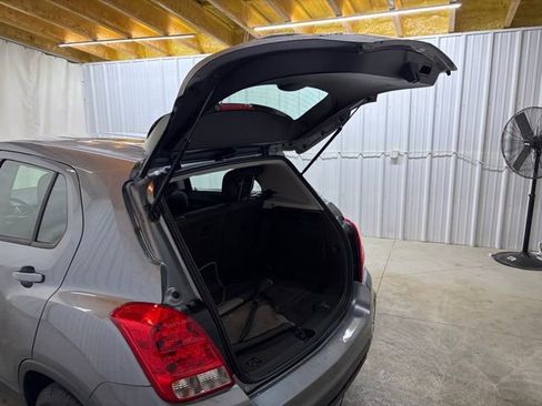 Used 2020 Chevrolet Trax LS image 10