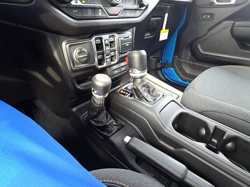 New 2026 Jeep Gladiator Sport image 18