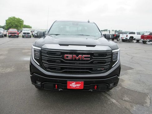 Used 2023 GMC Sierra 1500 AT4 w/ AT4 Premium Package AWD/4WD image 13