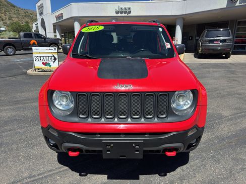 Used 2018 Jeep Renegade Trailhawk AWD/4WD image 2