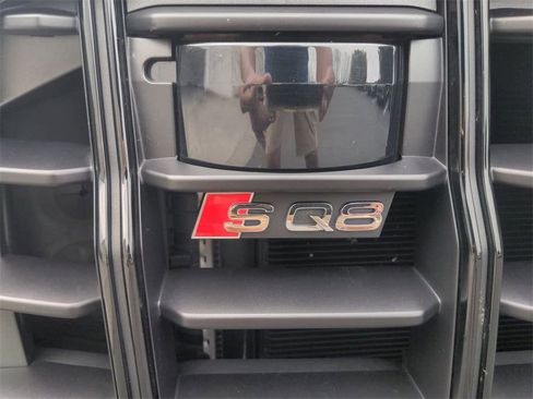Used 2023 Audi SQ8 Prestige w/ Prestige Package image 32
