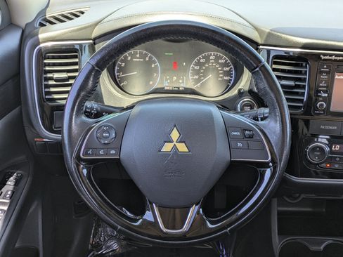 Used 2016 Mitsubishi Outlander SE FWD image 21
