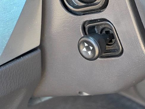 Used 2002 Ford Thunderbird Deluxe image 54