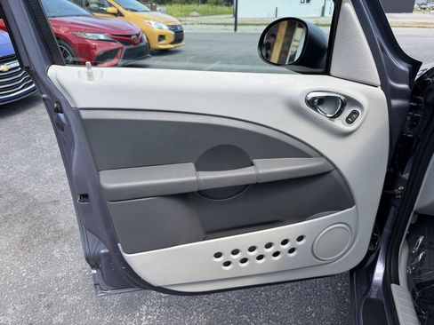Used 2007 Chrysler PT Cruiser Touring FWD image 12
