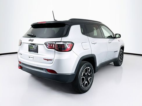 Used 2025 Jeep Compass Trailhawk AWD/4WD image 9