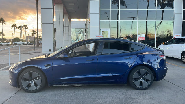 Used 2021 Tesla Model 3 Standard Range Plus RWD image 3