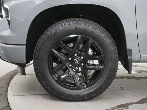 Used 2024 Chevrolet Silverado 1500 Custom w/ Turbomax Blackout Package AWD/4WD image 29