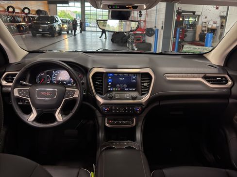 Used 2023 GMC Acadia Denali w/ Black Diamond Edition AWD/4WD image 15