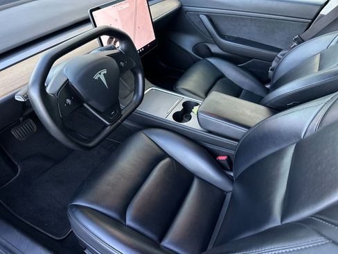 Used 2021 Tesla Model 3 Standard Range Plus image 9