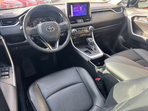 Used 2023 Toyota RAV4 XLE Premium image 11