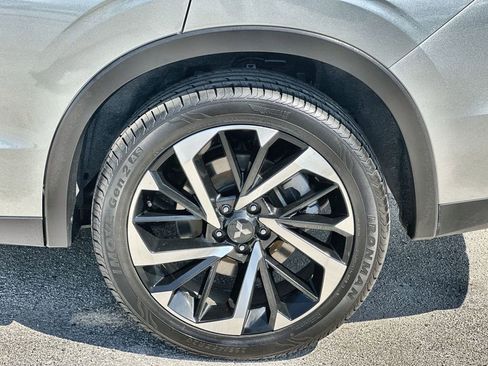 Used 2024 Mitsubishi Outlander SE Black Edition image 32