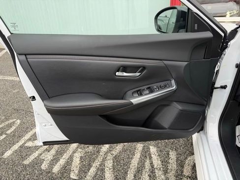 Used 2023 Nissan Sentra SR w/ Midnight Edition Package image 16