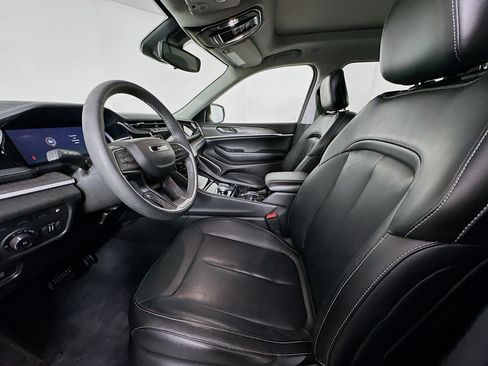 Used 2022 Jeep Grand Cherokee Limited 4xe image 13