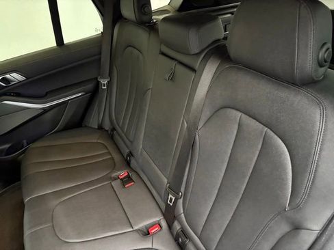 Used 2021 BMW X5 xDrive40i w/ Premium Package image 11