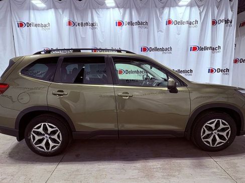 Used 2023 Subaru Forester Premium image 6