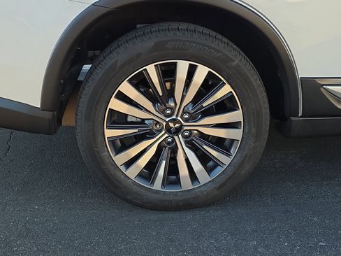 Used 2020 Mitsubishi Outlander SE image 9