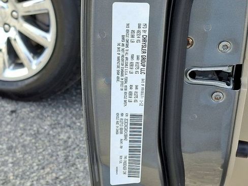 Used 2012 Chrysler 300 Limited RWD image 26