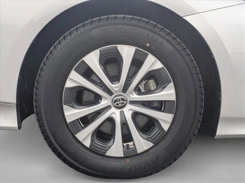 Used 2021 Toyota Prius Prime LE image 25