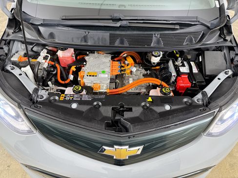 Used 2019 Chevrolet Bolt LT FWD image 29