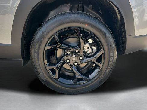 New 2026 Chevrolet Trax LT w/ Midnight Edition FWD image 32