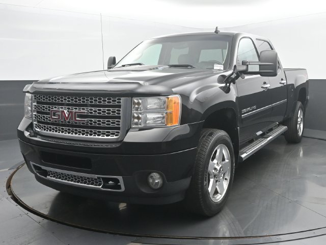 Used 2014 GMC Sierra 2500 Denali w/ Snow Plow Prep Package AWD/4WD image 1