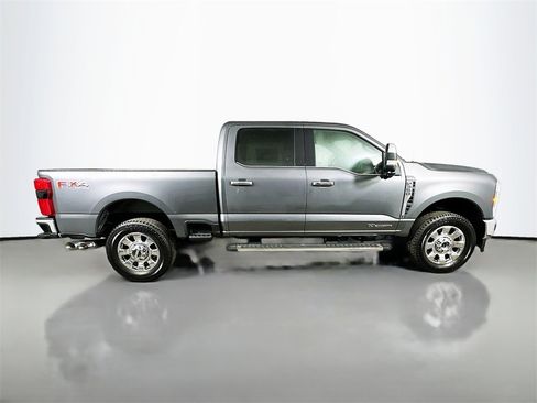 Used 2025 Ford F350 Lariat w/ Chrome Package image 7