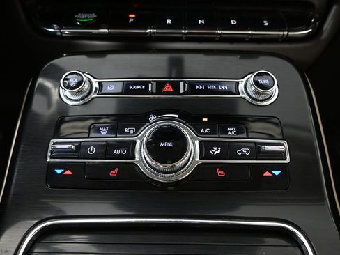 Used 2022 Lincoln Nautilus AWD w/ Premium Package image 32