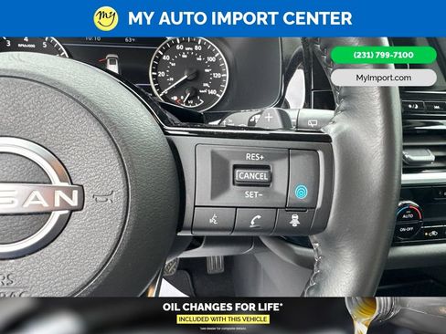 Used 2025 Nissan Pathfinder SL AWD/4WD image 17