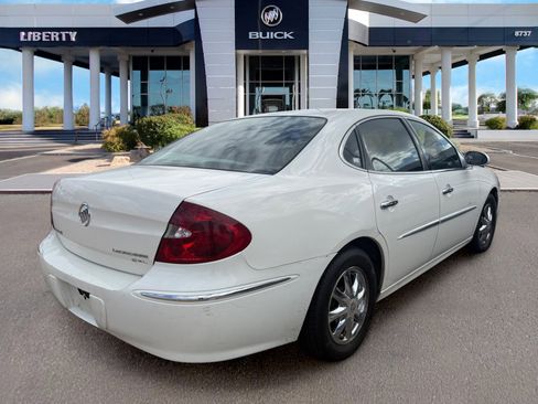 Used 2005 Buick LaCrosse CXL w/ Chrome Appearance Package FWD image 2