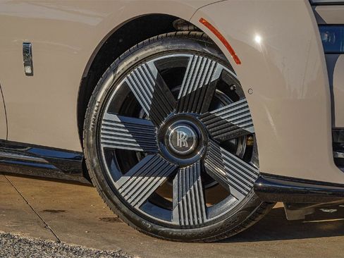 New 2026 Rolls-Royce Spectre image 2
