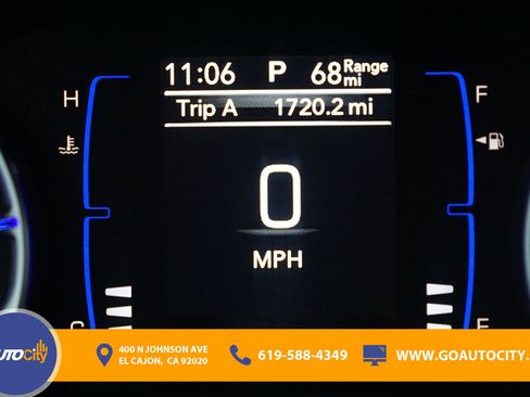 Used 2023 Chrysler Voyager LX FWD image 3