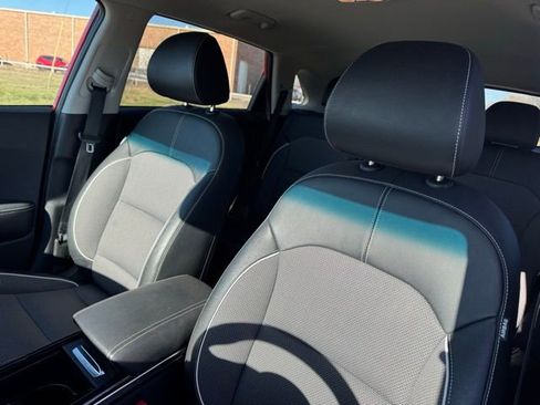 Used 2022 Kia Niro EX w/ Cold Weather Package image 11