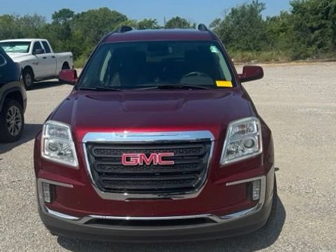 Used 2017 GMC Terrain SLE w/ Driver Alert Package I FWD image 2