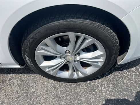 Used 2015 Chevrolet Impala LT FWD image 25
