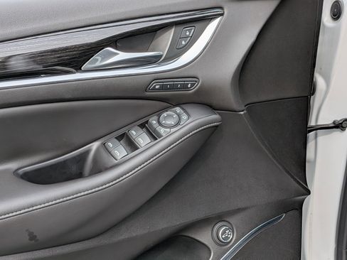 Used 2019 Buick Enclave Avenir w/ Avenir Technology Package AWD/4WD image 17