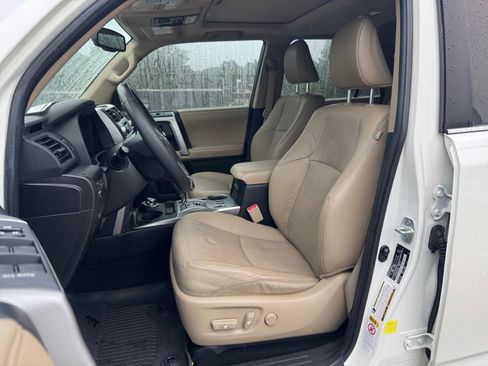 Used 2016 Toyota 4Runner Limited AWD/4WD image 34