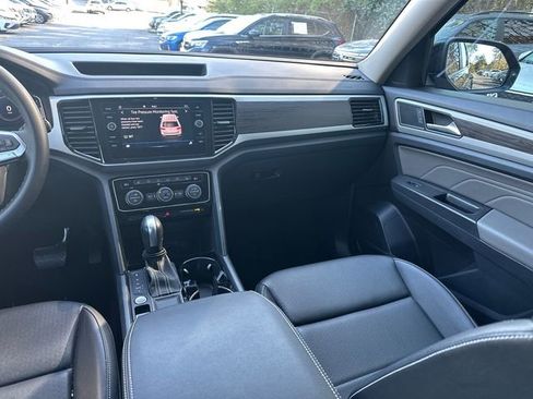Used 2023 Volkswagen Atlas SE w/ Panoramic Sunroof Package image 16