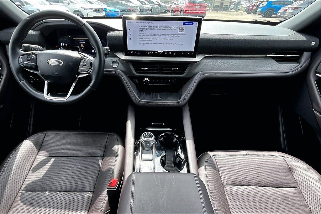 Used 2025 Ford Explorer Platinum w/ LUX Leather Package AWD/4WD image 16