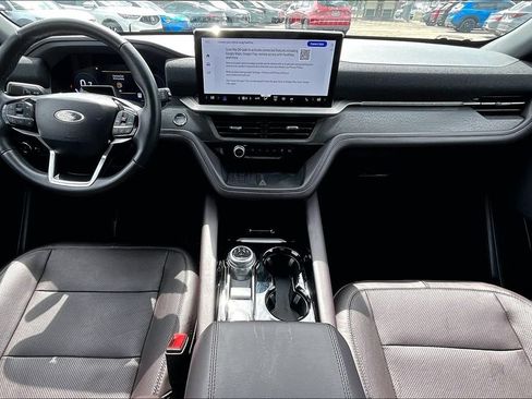 Used 2025 Ford Explorer Platinum w/ LUX Leather Package AWD/4WD image 16