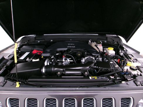 Used 2020 Jeep Wrangler Unlimited Sahara image 18