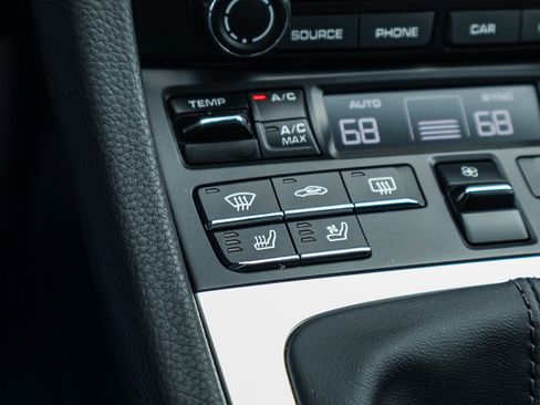 Used 2025 Porsche 718 Cayman RWD image 6