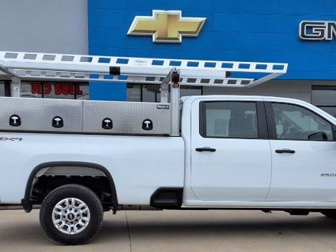Used 2025 Chevrolet Silverado 2500 W/T w/ WT/CX Safety Package AWD/4WD image 1