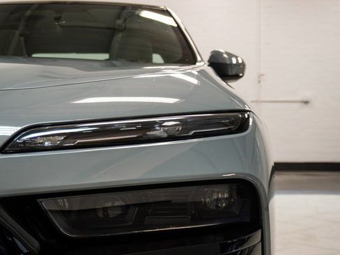 Used 2023 BMW 760i xDrive w/ Executive Package image 48