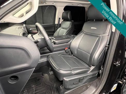 Used 2025 Ford Expedition Max Platinum image 4