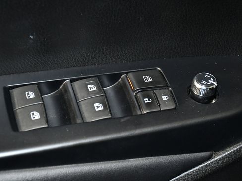 Used 2016 Toyota Highlander XLE image 34