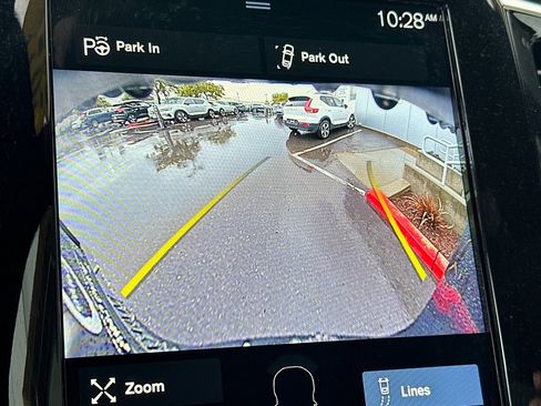 Certified 2022 Volvo XC90 T8 R-Design w/ Advanced Package image 24