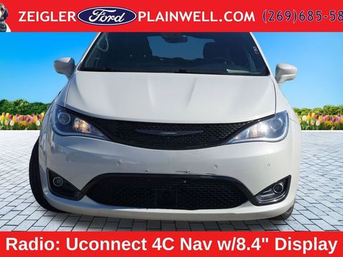 Used 2020 Chrysler Pacifica Touring w/ Advanced Safetytec Group FWD image 8